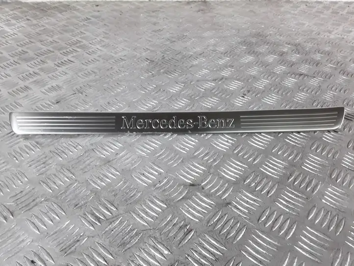 Mercedes-Benz S W222 (2013 - ) A2226807735 Внутренняя отделка переднего порога — фото 1