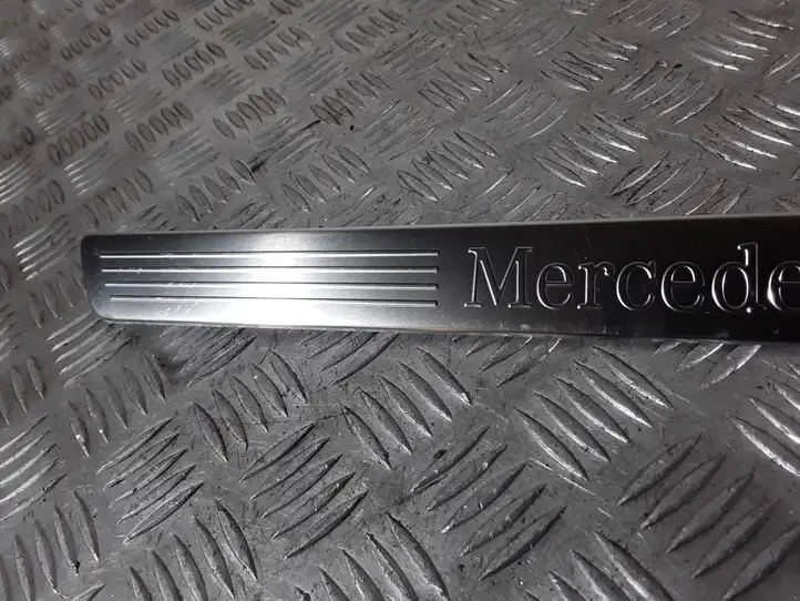 Mercedes-Benz S W222 (2013 - ) A2226807735 Внутренняя отделка переднего порога — фото 4