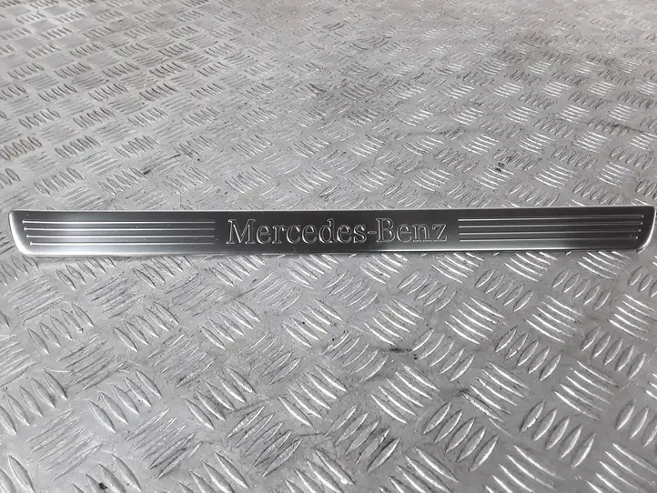 Mercedes-Benz S W222 (2013 - ) A2226807835 Внутренняя отделка переднего порога — фото 1