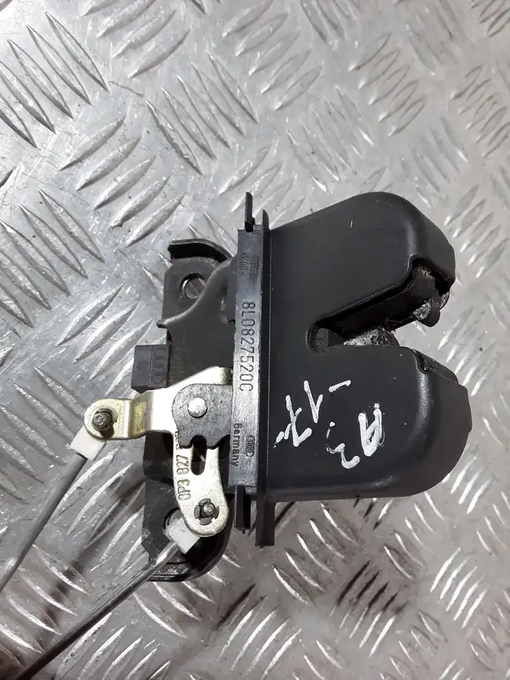 Audi A3/S3 8L (2000 - 2003) 8L0827520C Замок крышки багажника — фото 2