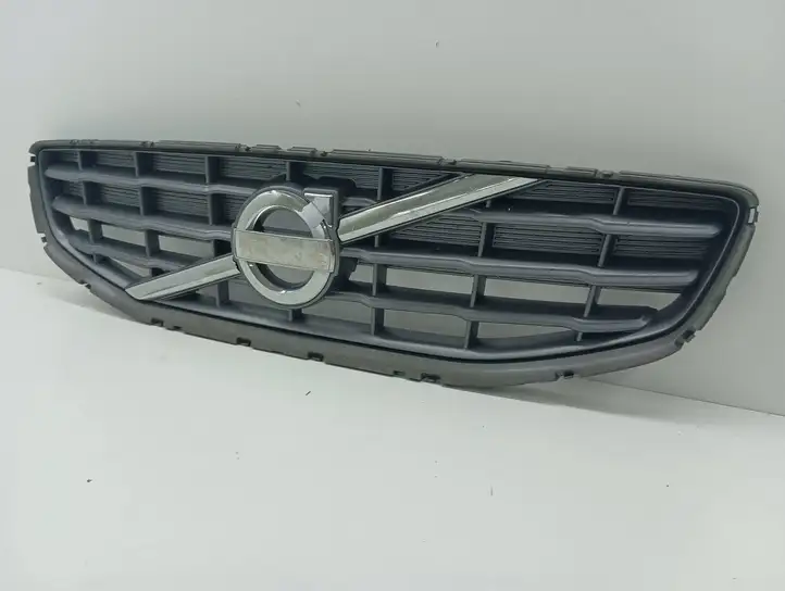 Volvo S60 (2010 - 2013) 31333692 Верхняя решетка радиатора — фото 2