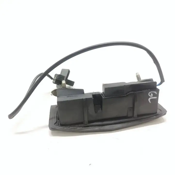 Opel Astra H (2004 - 2009) 461088395 Ручка крышки багажника — фото 4