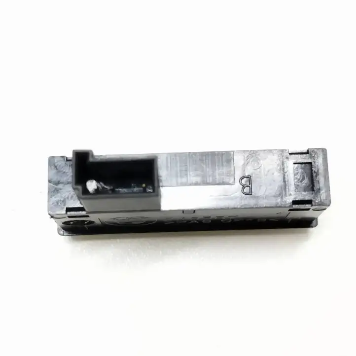 BMW 6 F12 F13 (2010 - 2018) 9253780 Кнопка закрытия крышки багажника — фото 4