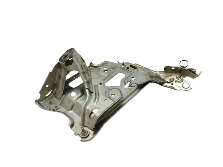 Toyota Yaris (2012 - 2014) Кронштейн аккумулятора гибридного автомобиля — фото 6