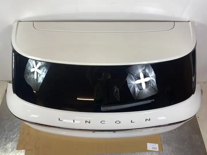 Lincoln Corsair (2022 - ) Крышка багажника — фото 17