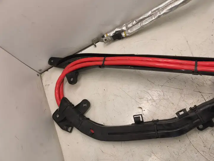 BMW 4 G22 G23 G24 G26 (2020 - ) 7910745 Плюсовой провод аккумулятора — фото 5