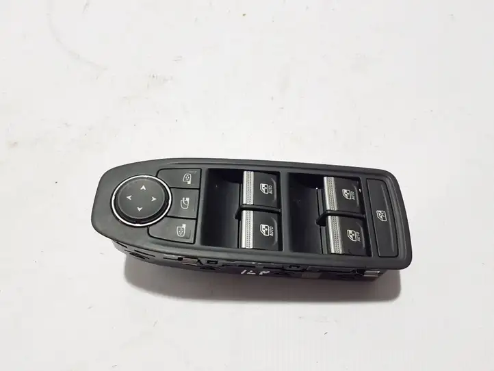 Renault Megane E-Tech (2022 - ) 254100000R Кнопка стеклоподъемников — фото 1