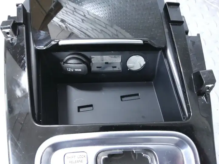 Kia Ceed (2018 - 2021) 84650J7670FHV Ящик центральной консоли — фото 3