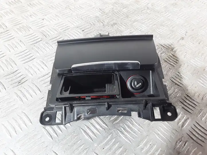 Audi A4 S4 B8 8K (2011 - 2015) 8K0857951 Передняя пепельница — фото 3