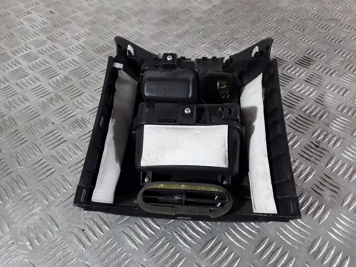 Honda CR-V (2006 - 2009) 77290SWAA01020 Накладка заднего прикуривателя — фото 6
