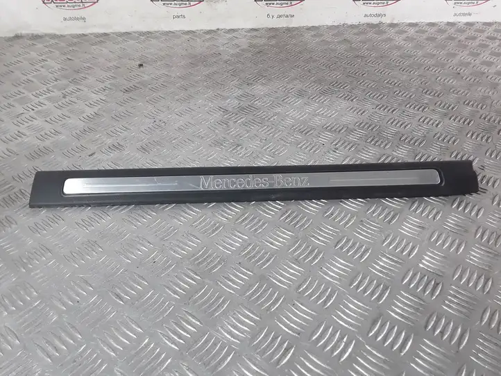 Mercedes-Benz E W211 (2002 - 2009) A1696801174 Внутренняя отделка переднего порога — фото 1