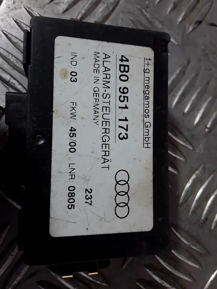 Audi A3/S3 8L (2000 - 2003) 4B0951173 Блок управления сигнализацией — фото 3
