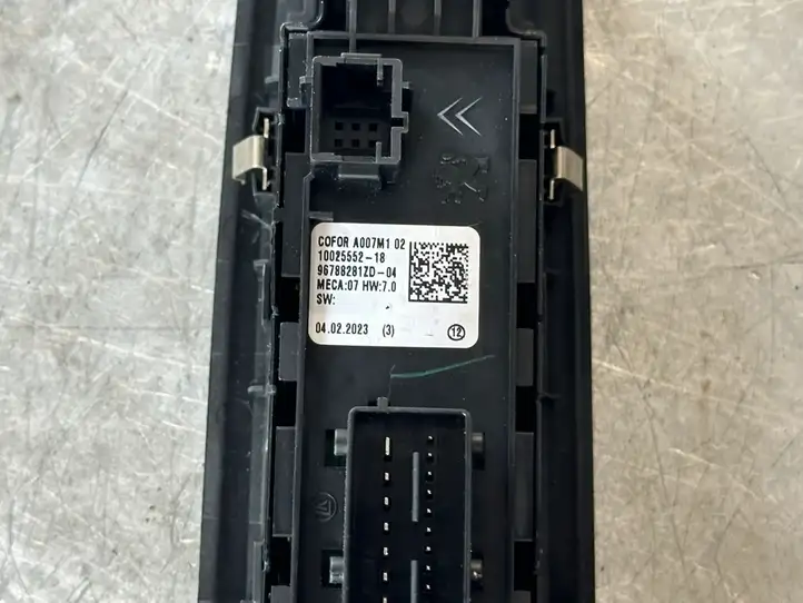 Citroen C4 (2016 - ) 96788281ZD Кнопка стеклоподъемников — фото 4