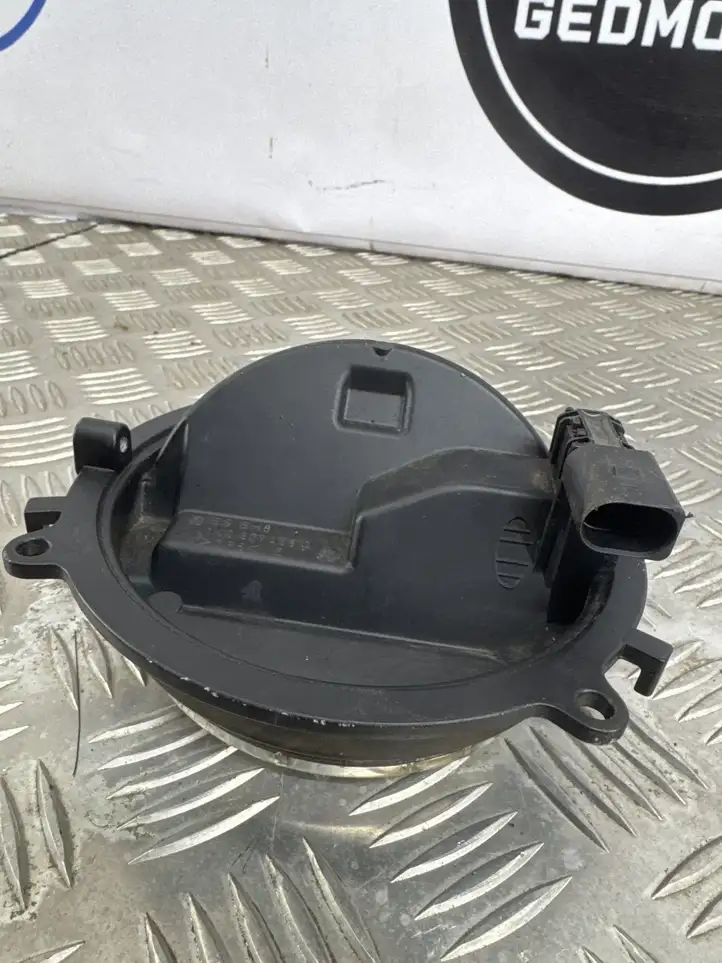 Volkswagen Golf V (2003 - 2009) 1K0827469 Кнопка закрытия крышки багажника — фото 1