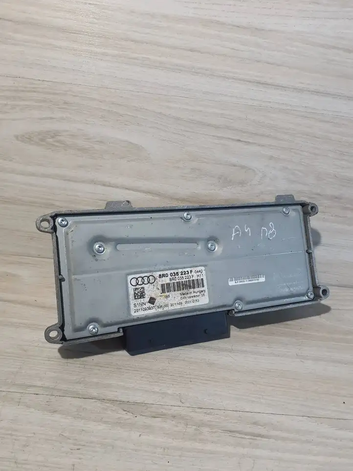 Audi A4 S4 B8 8K (2007 - 2011) 8R0035223F Усилитель звука — фото 3