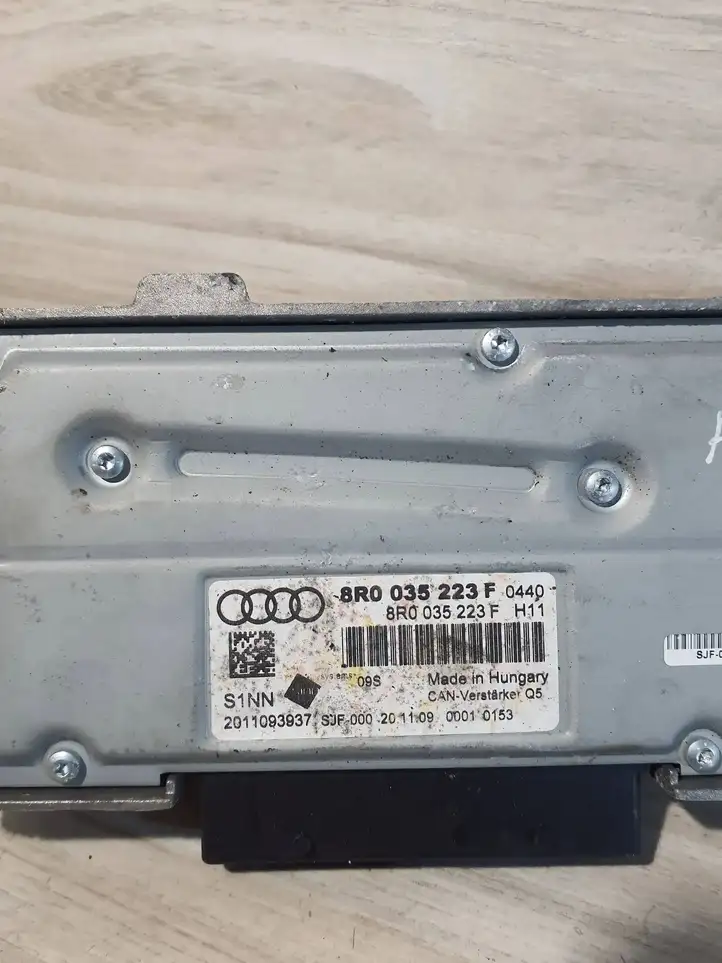 Audi A4 S4 B8 8K (2007 - 2011) 8R0035223F Усилитель звука — фото 4