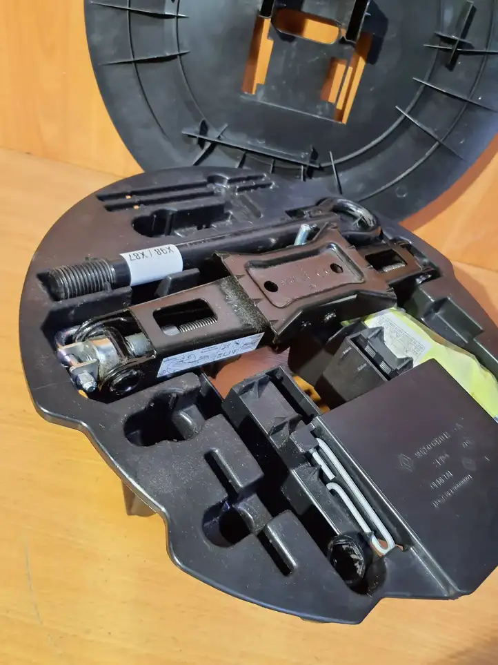 Renault Clio IV (2012 - 2019) 997506470R Ящик для инструментов — фото 3