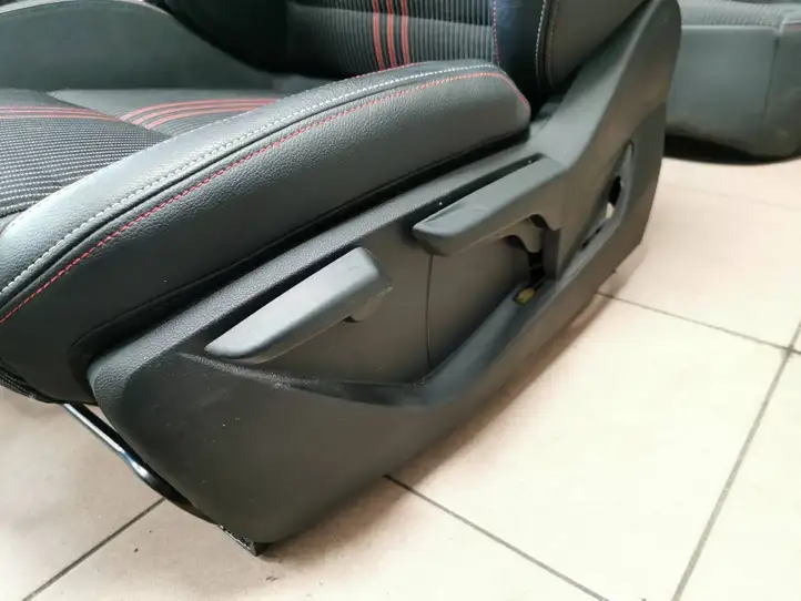 Renault Clio V (2019 - ) Комплект салона — фото 9