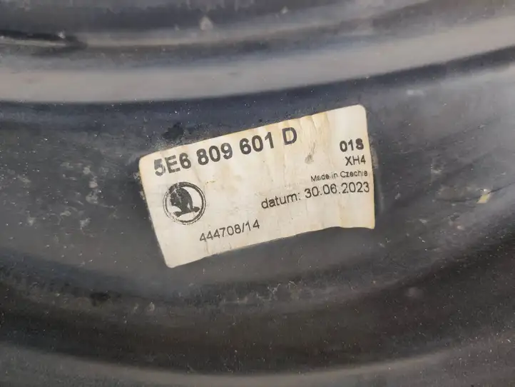 Skoda Octavia Mk4 (2019 - ) 5E6809601D Передний порог кузова — фото 6