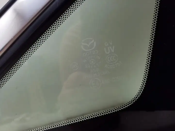 Mazda CX-7 (2009 - 2014) Треугольное стекло кузова — фото 3