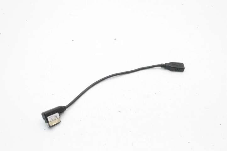 4F0051510Q Audi A8 S8 D4 4H USB jungtis