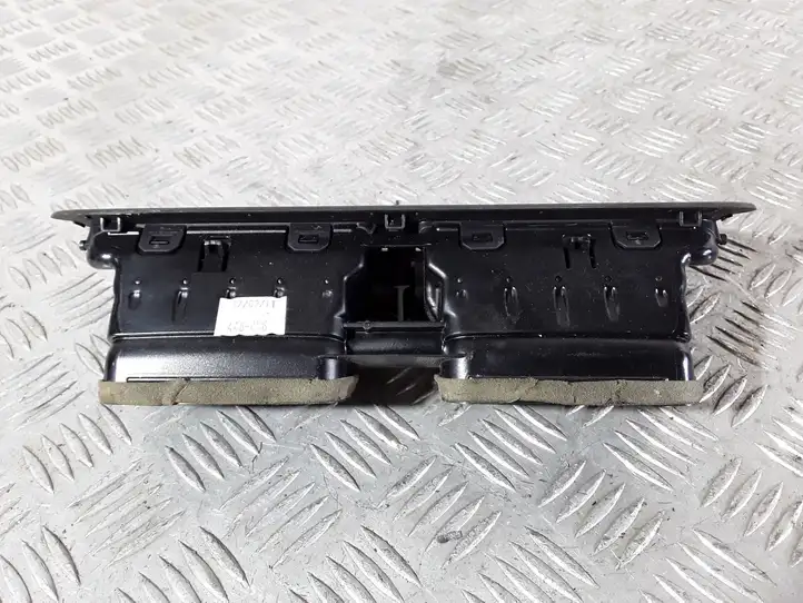 Land Rover Range Rover L322 (2009 - 2012) LRGJBD500230PVA Центральный воздушный дефлектор — фото 7