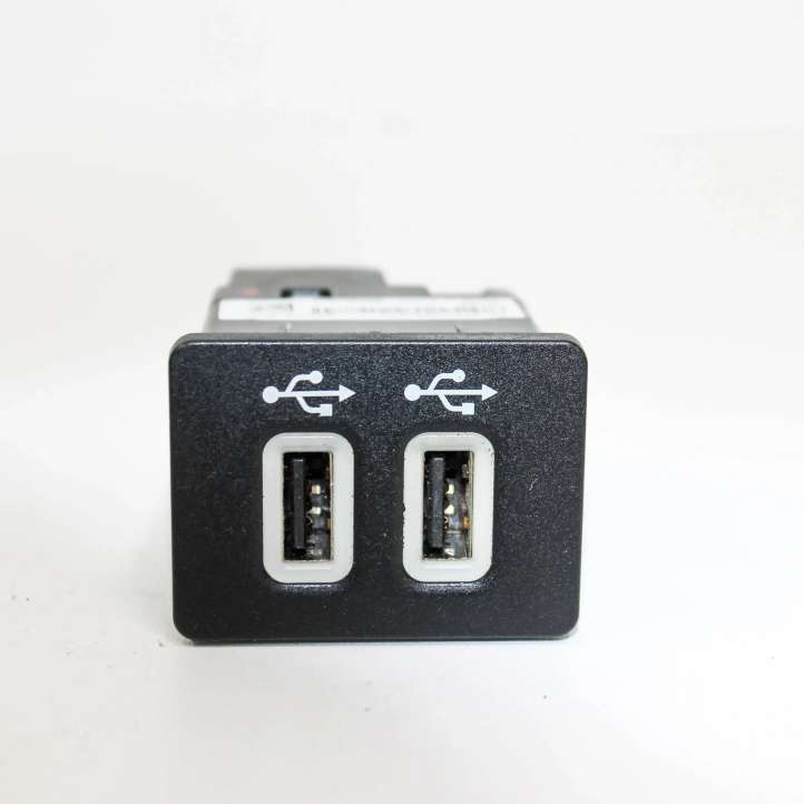 KL3T14F014AA Ford F150 USB jungtis