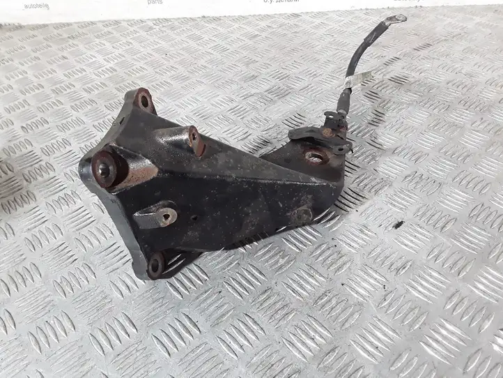Land Rover Range Rover L322 (2009 - 2012) 6H436037AC Кронштейн двигателя — фото 7