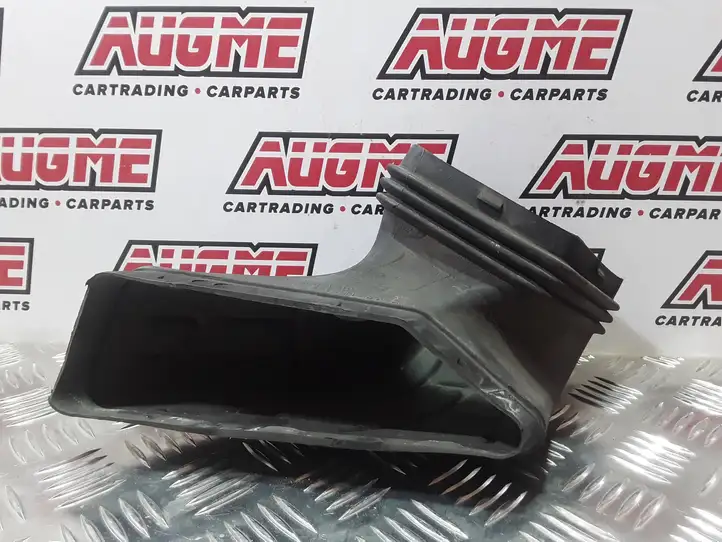 Audi A4 S4 B8 8K (2007 - 2011) 1021300001 Трубка подачи воздуха — фото 3
