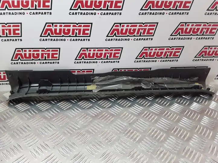 Toyota Prius (XW30) (2009 - 2015) 6791447040 Внутренняя отделка переднего порога — фото 3