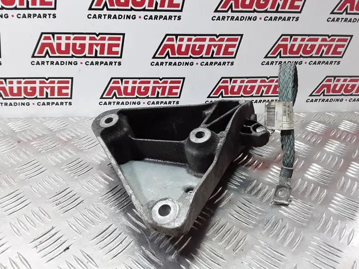 BMW 3 E90 E91 (2005 - 2012) 6786691 Кронштейн двигателя — фото 3