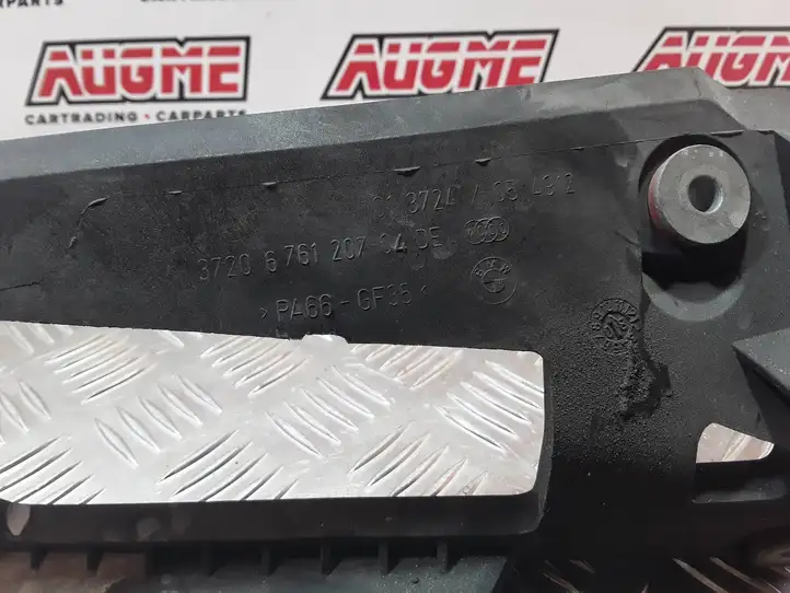 BMW 5 E60 E61 (2004 - 2010) 6761207 Кронштейн блока клапанов активного стабилизатора — фото 2