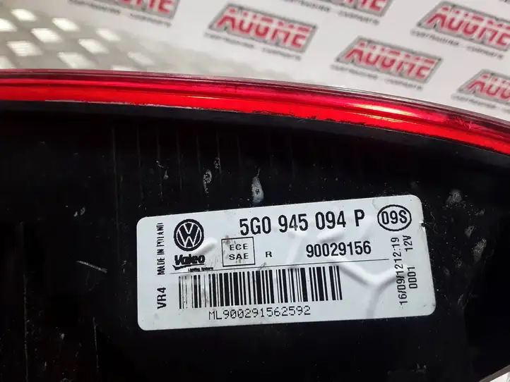 Volkswagen Golf VII (2013 - 2019) 5G0945094P Задний фонарь в крышке багажника — фото 2