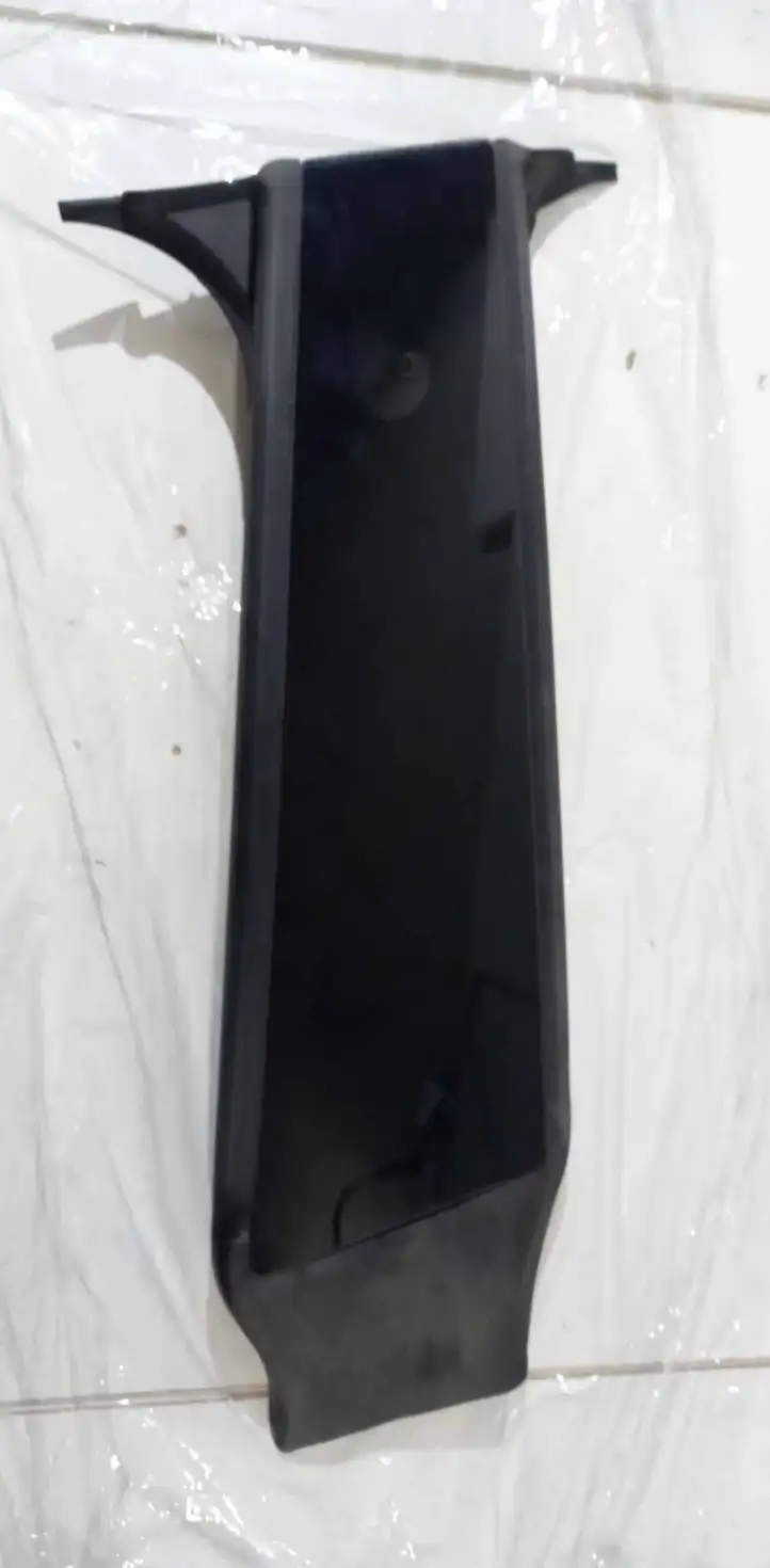 Tesla Model Y (2019 - 2024) 151625500E Наружная накладка стойки B — фото 1