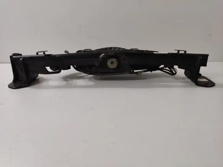 BMW 5 G30 G31 (2016 - ) 6888468 Комплект буксировочного крюка — фото 4