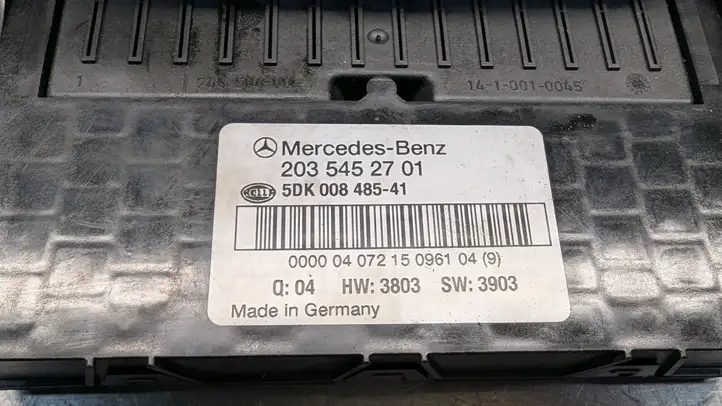 Mercedes-Benz C W203 (2000 - 2007) 2035452701 Блок предохранителей — фото 4