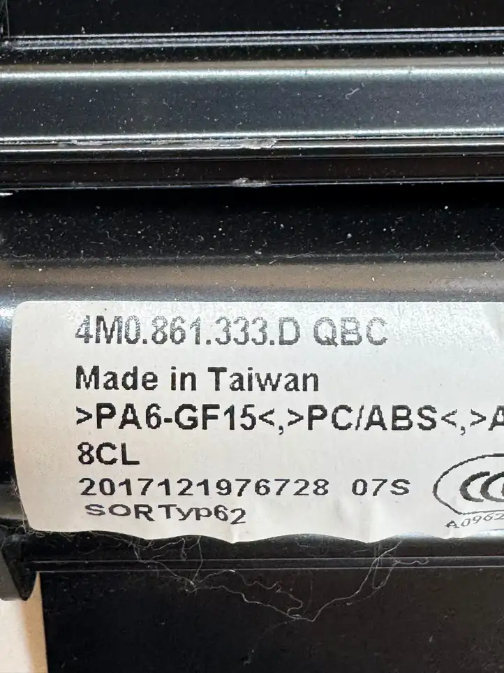 Audi Q7 4M (2015 - ) 4M0861333D Солнцезащитная шторка багажника — фото 5
