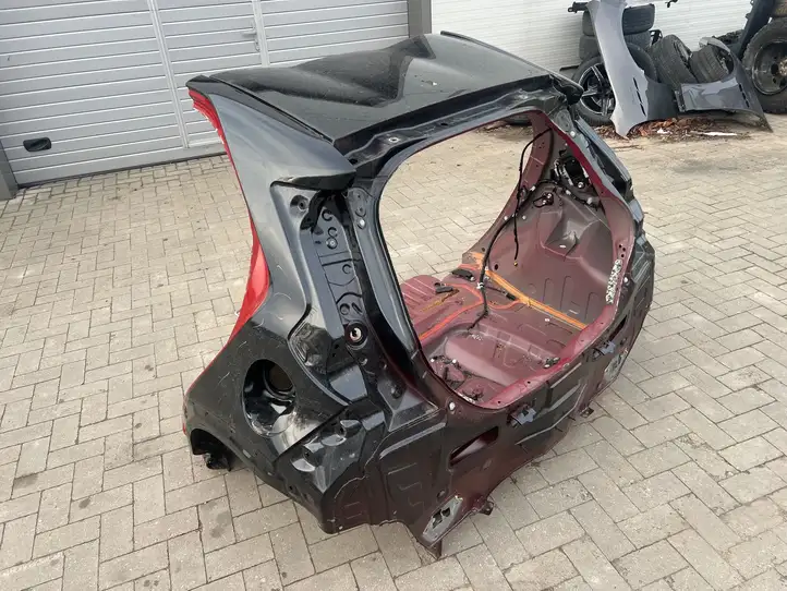 Toyota Aygo X (2021 - ) Задняя часть кузова — фото 4