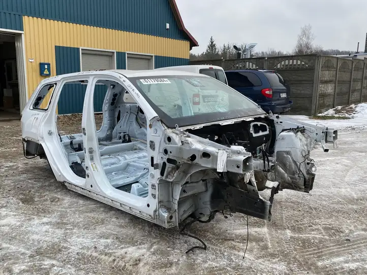 Jeep Grand Cherokee (2010 - 2021) Кузов — фото 6