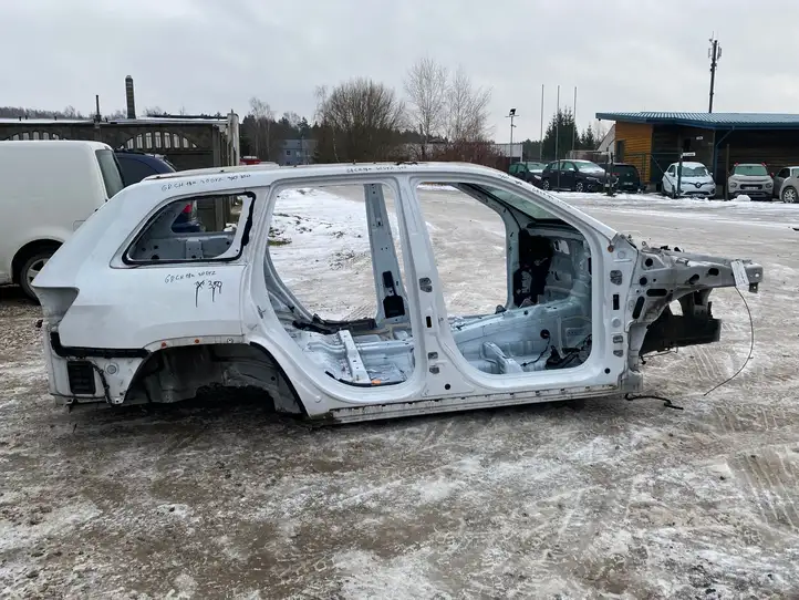 Jeep Grand Cherokee (2010 - 2021) Кузов — фото 12