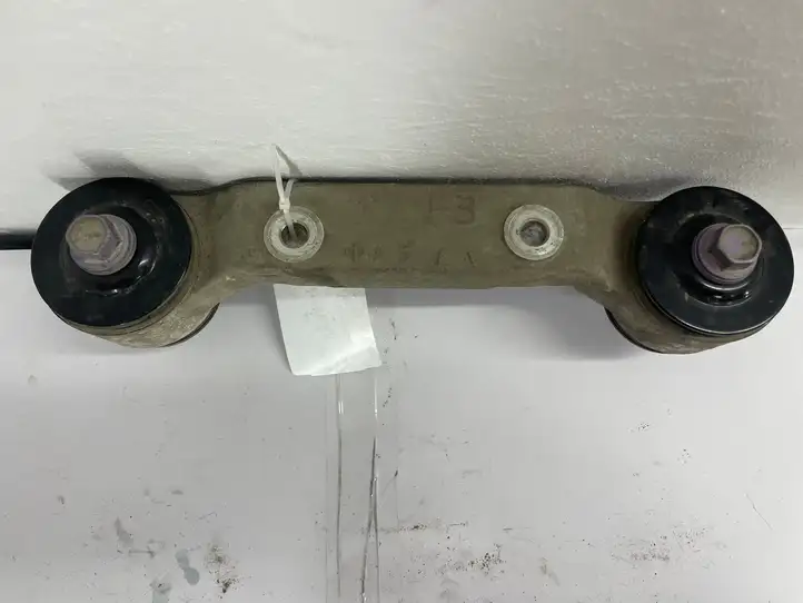 Toyota RAV 4 (XA50) (2018 - ) 4165142090 Кронштейн заднего редуктора — фото 3