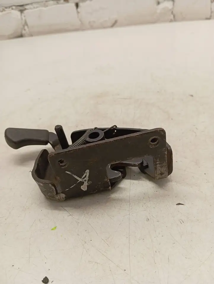 Volkswagen Transporter - Caravelle T4 (1990 - 2003) 703885300 Замок спинки сиденья — фото 2