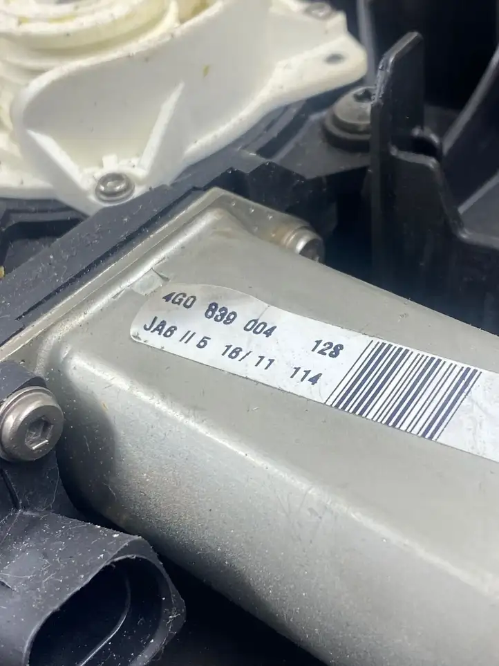 Audi A6 C7 (2014 - 2018) 4G0839004 Ограничитель задней двери — фото 9