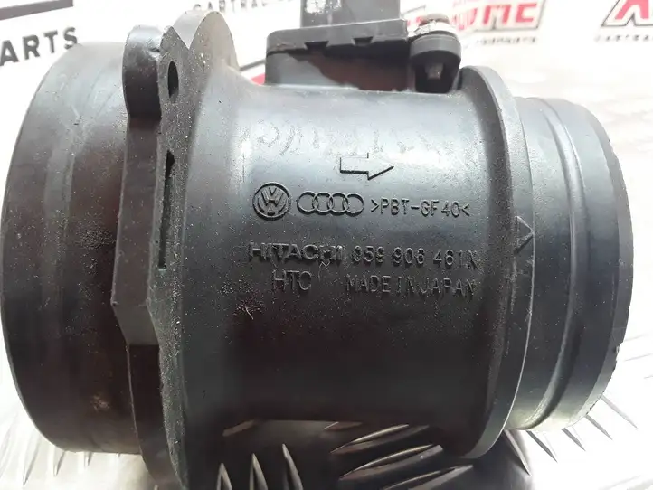 Audi A4 S4 B8 8K (2007 - 2011) 059906461N Датчик массового расхода воздуха — фото 2