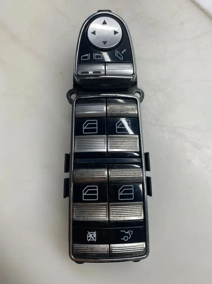 Mercedes-Benz S W221 (2005 - 2013) A2218213751 Блок кнопок стеклоподъемников — фото 2