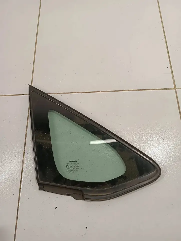 Toyota Auris 150 (2006 - 2012) 43R007951 Форточка двери — фото 2