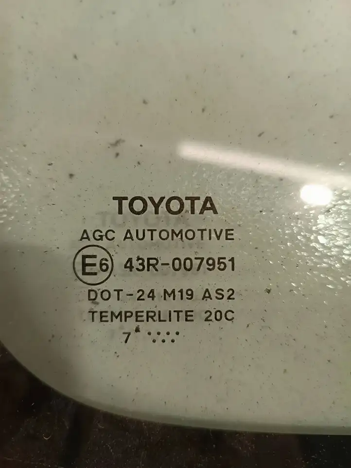 Toyota Auris 150 (2006 - 2012) 43R007951 Форточка двери — фото 3