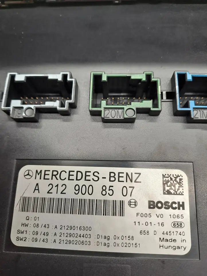 Mercedes-Benz E W212 (2009 - 2016) A2129008507 Блок предохранителей — фото 8