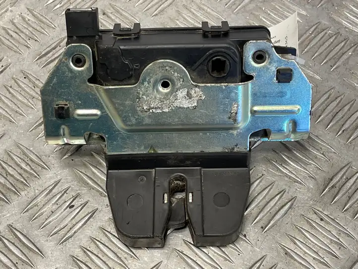 Opel Zafira B (2006 - 2008) 495058724 Замок крышки багажника — фото 2