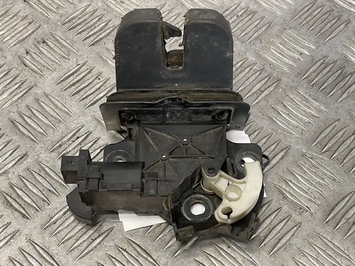 Audi A6 Allroad C6 (2006 - 2008) 8P4827505B Замок крышки багажника — фото 2